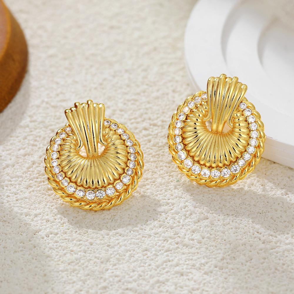 Punk Hiphop Chunky Striped Twist Rope Round Circle Ear Hoops Inlaid Cubic Zirconia Geometric Stud Earrings Githic Jewelry Bijoux