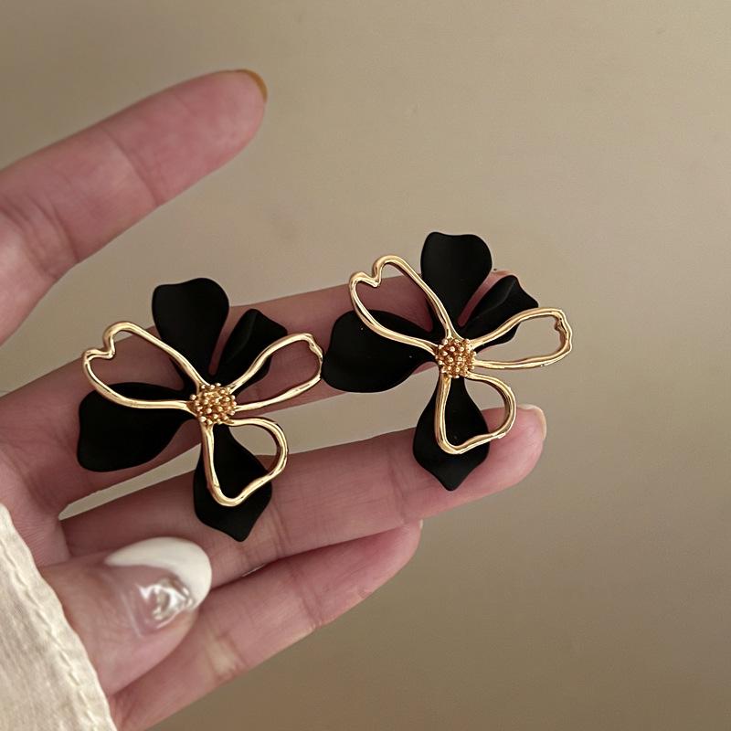 

Серьги-пусеты «Ретро цветок» из серебряной иглы - Роскошный дизайн высокого класса для женщин чёрный