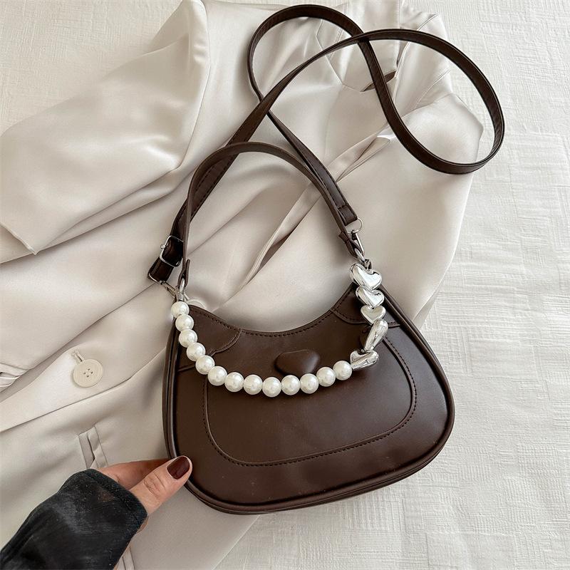

Модна одноплеча сумка під пахву з перлами на ланцюжку, популярна невелика сумка в іноземному стилі цього року, нова жіноча сумка-півмісяць 2024 року коричневий