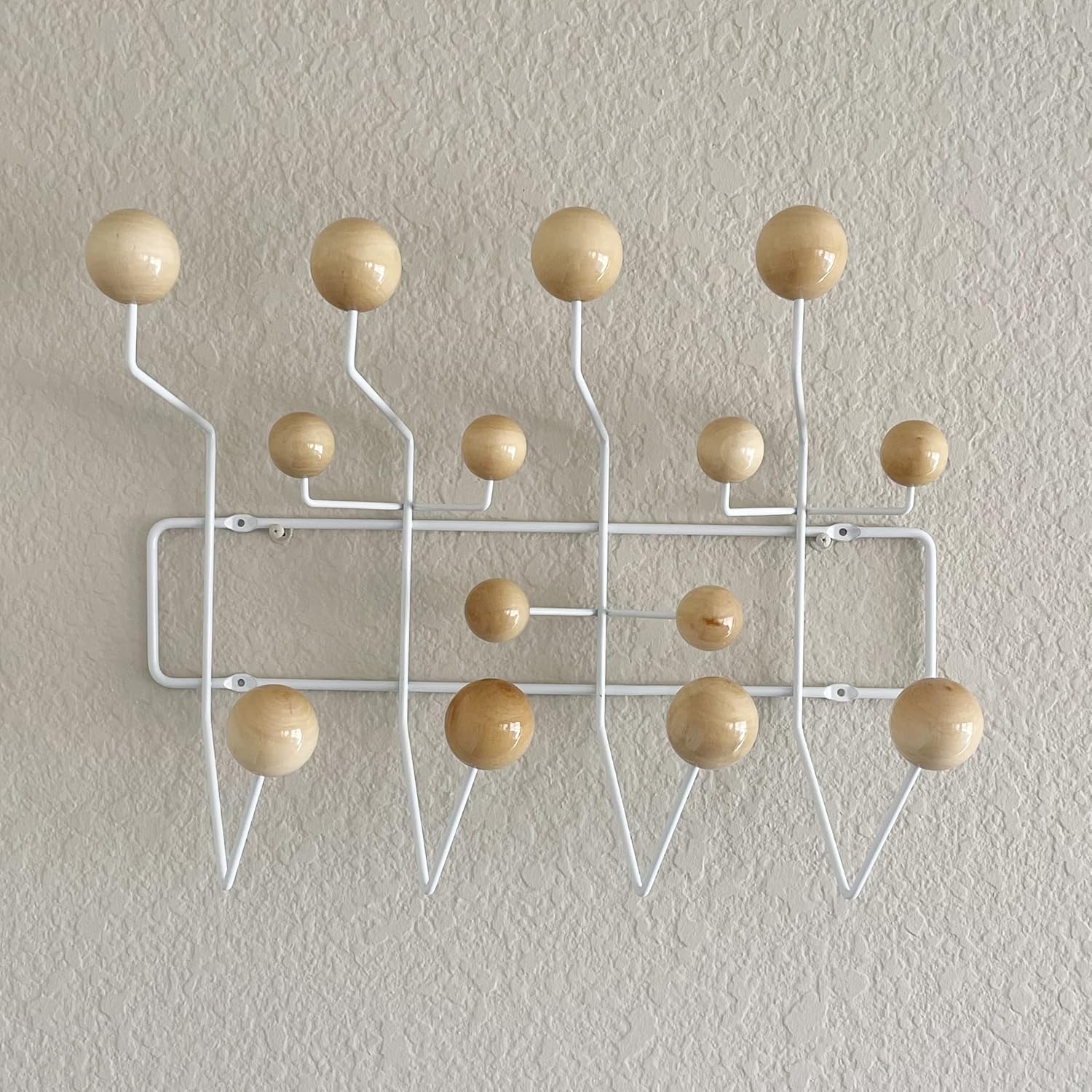 

Поп-вешалка из дерева и металла в стиле середины века