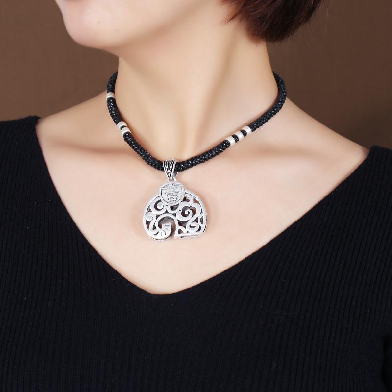 Retro imitation Thai silver short necklace femininity versatile collarbone chain flower fish handwoven jewelry