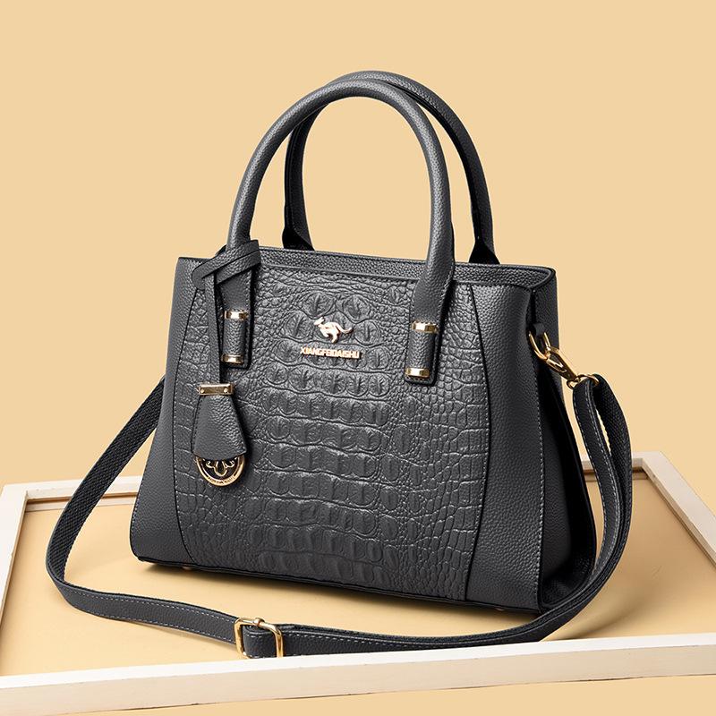 Women's Bag New Crocodile Pattern Middle Aged Women's Bag Korean Edition Simple Shoulder Bag Fashionable and Magnificent Handheld Mom's Bag Trendy