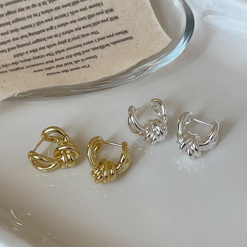 European & American Smooth Knotted Ear Cuffs - Unique Metal Earrings for Women
