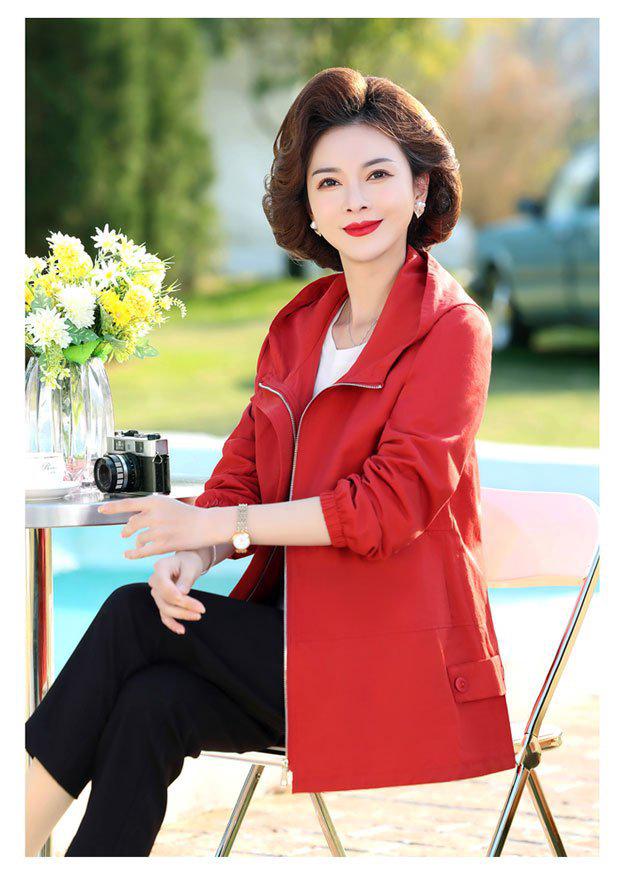 Mom's Plus Size Mid-length Hooded Trench Coat: Spring/Autumn Casual Jacket for Middle-aged Women