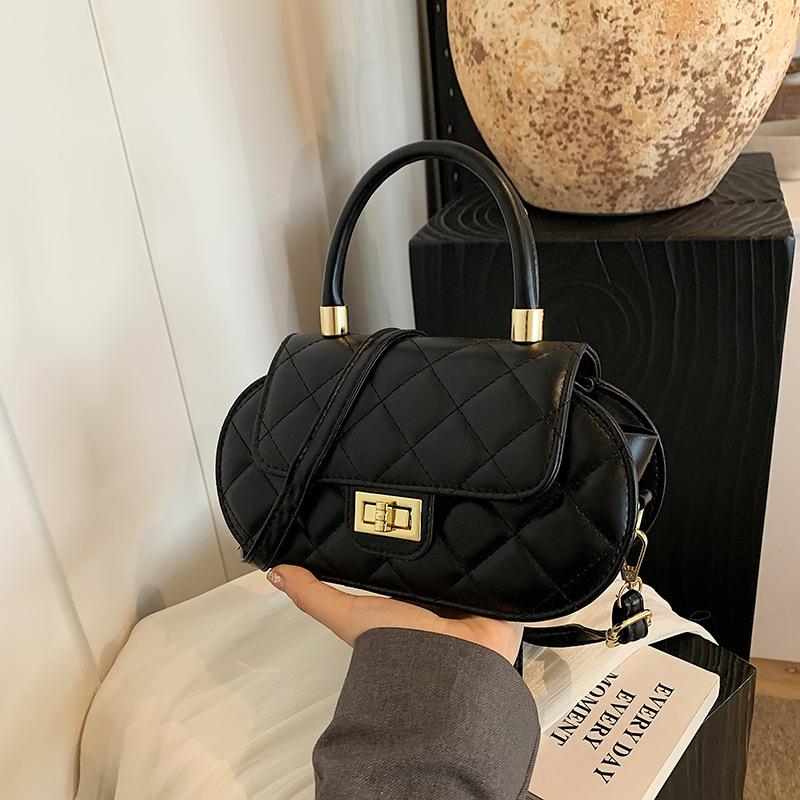 Diamond Embroidered Thread Bag for Women In Summer New Fashion Trendy Light Luxury Chain One Shoulder Armpit Crossbody Small Square Bag