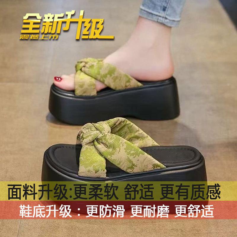 

Muffin sandals, high-heeled sandals, soft-soled beach shoes for women s summer wear 2025 new gentle skirt platform slippers 40