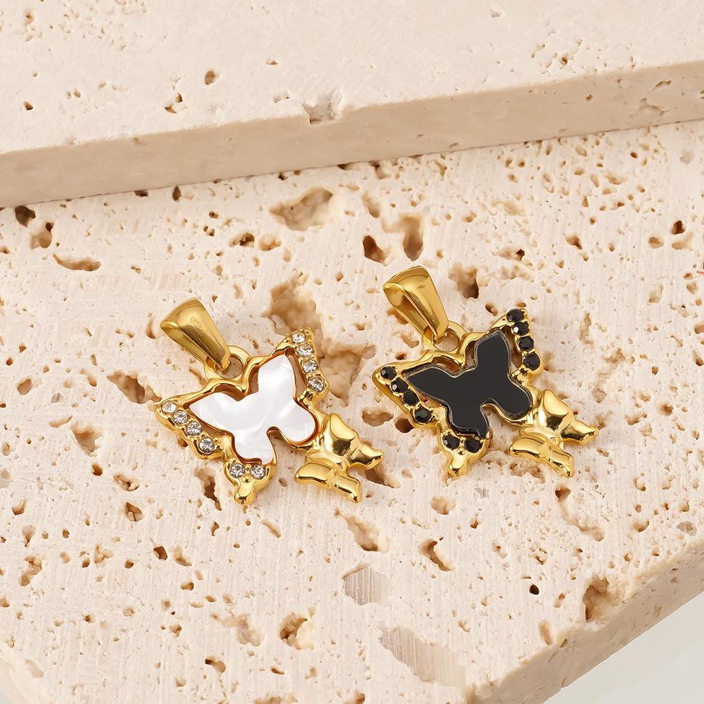 European & American Butterfly Pendant Charms: 18K Titanium Steel Necklace Accessories for DIY.