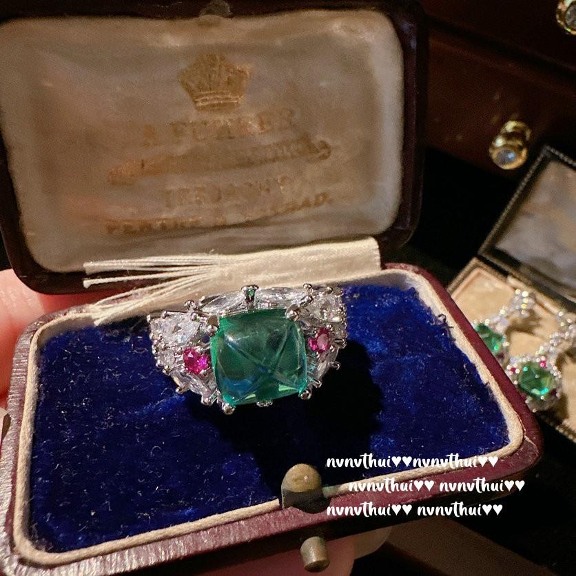 

Колье-кулон Маргарет Тип, Антикварное, Позолоченное 18K Золотом, Серьги-гвоздики с Цирконами «Сахарная Башня» Цвета Мохито, Комбинация