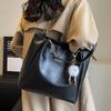 Large Capacity Tote Bag Women's 2026 Summer New Fashion Shoulder Bag College Students Class Commuter Bag Underarm Bag