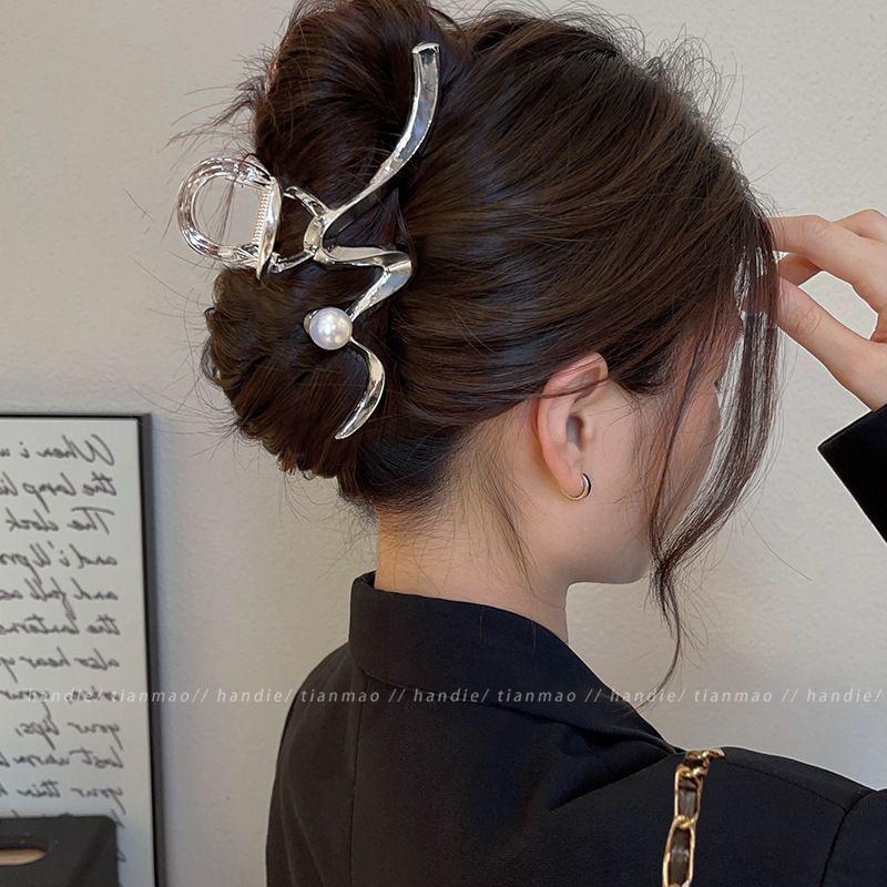 Pinza a morsetto in metallo ad alto livello con fiocco per capelli 2024 per donna: Pinza per Capelli a Forma di Squalo, Grande, Elegante, Stile Freddo, per la Nuca