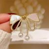 1 Piece Butterfly Brooch, High-End, Light Luxury, Niche, Simple Temperament, Suit Pearl Brooch, Clothing Accessories