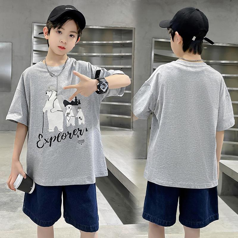 Lässiges Baumwoll-T-Shirt für Jungen im Sommer