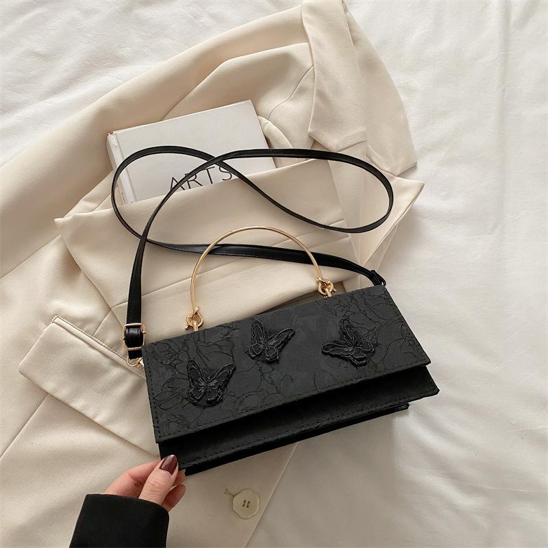 

Korean version of butterfly embroidery fresh 2025 spring and summer tide fashion messenger handbag bag women s shoulder messenger small square bag