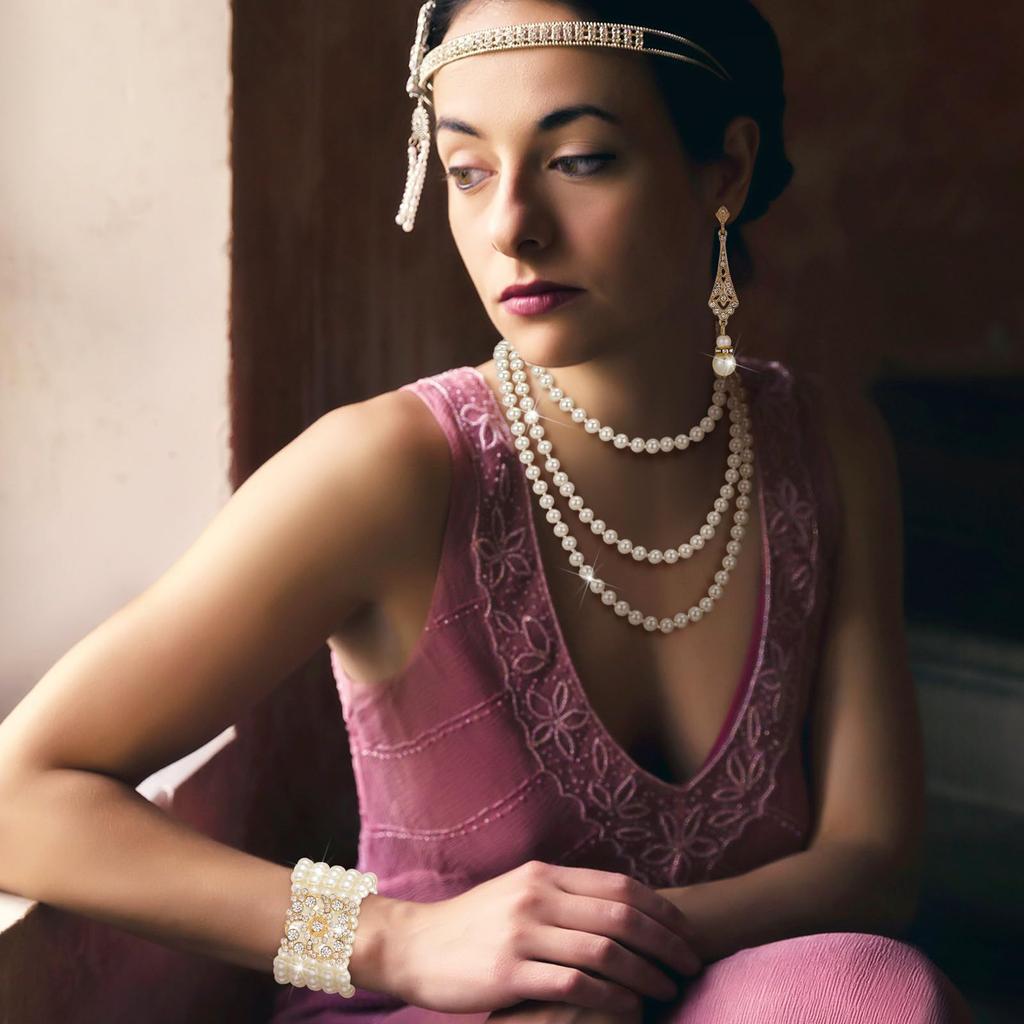 French Light Pearl Necklace and Earrings Set , Simple Elegant Geometric Design for Daily Commute and Party