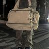 Portachiavi Piuma di Pelle e Crocifisso Ciondolo in Lega Accessorio Moda Articolo Ottimo per Viaggio Regalo Decorazione