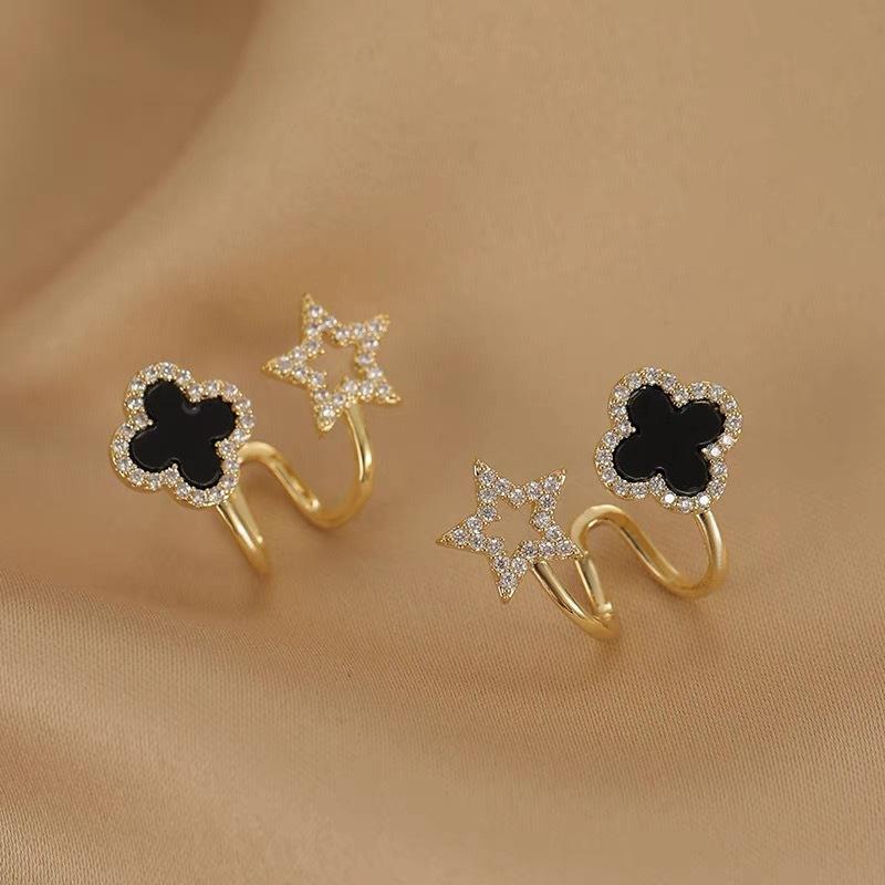 Fashionable Autumn and Winter Clover Niche High-end Star Earrings