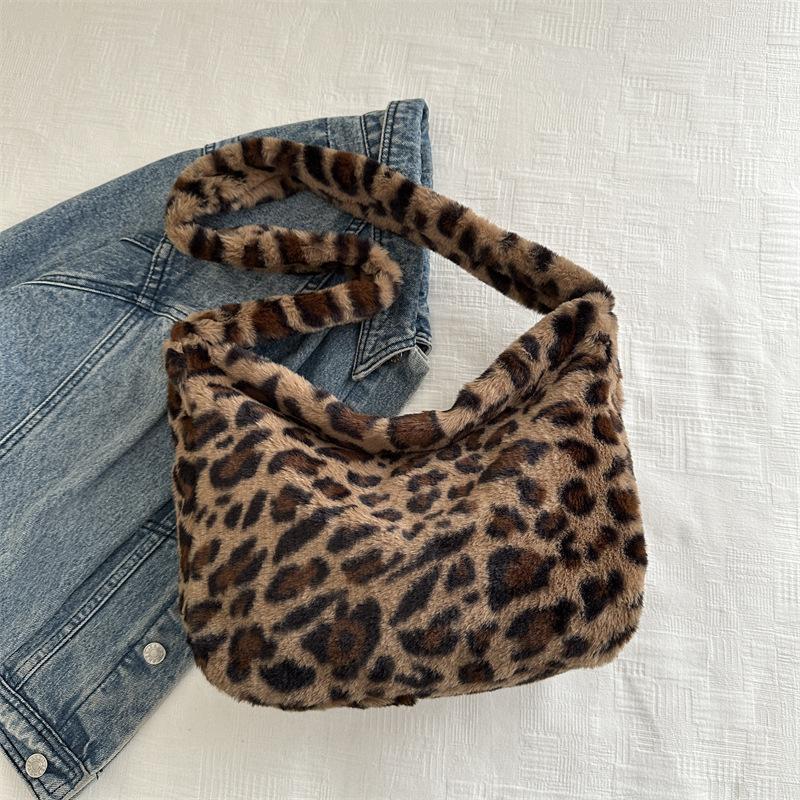 Fashion leopard print plush women's bag 2 autumn and winter new personalized underarm fluff shoulder bag handbag