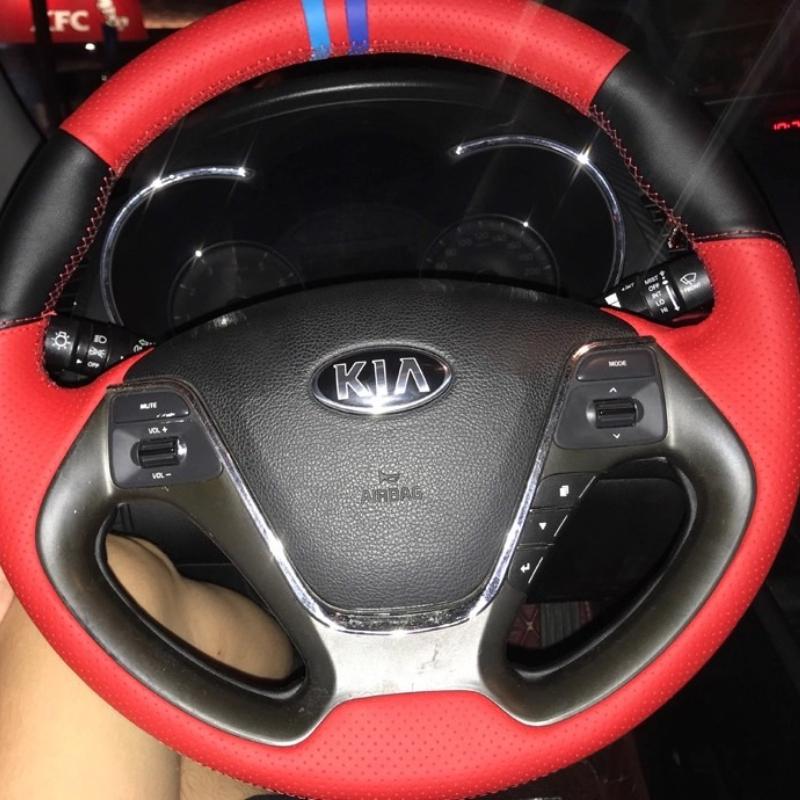Pro Kia K3 2013 K2 2015 Ceed Cee'd 2013 2014 Ručně šitý Protiskluzový Černý bílý Kožený Potah na volant auta