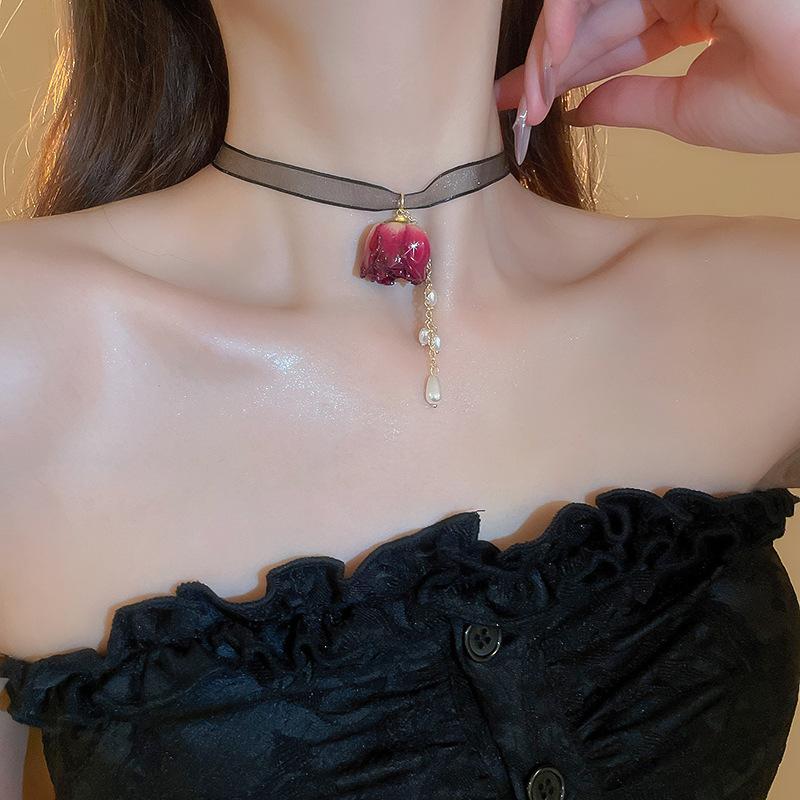 

Women s vintage lace everlasting flower necklace чёрный