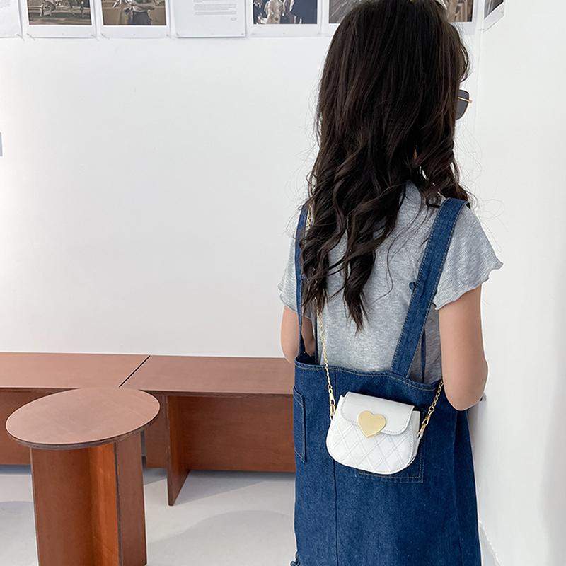 Cute Little Girls Mini Shoulder Bag For Kids Coin Purse Small Handbags Lovely Patent Leather Peach Heart Crossbody Shoulder Bag