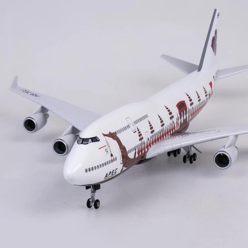 47CM Diecast Resin Thailand Dragon Boat 747 Plane Model B747 Aircraft THAI Airline Model W Light and Wheel Landing Gear House