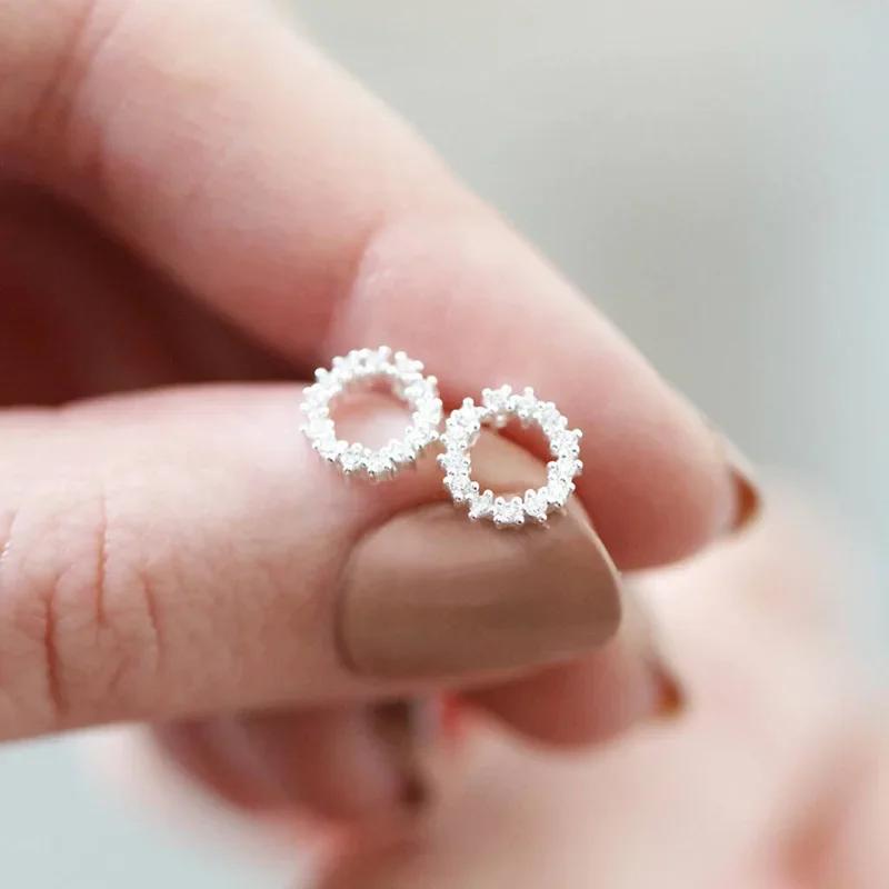 

2026 New Exquisite Hollowed Out Round Zircon Sparkling Earrings, Simple and Fashionable, Women s Daily Matching Accessories