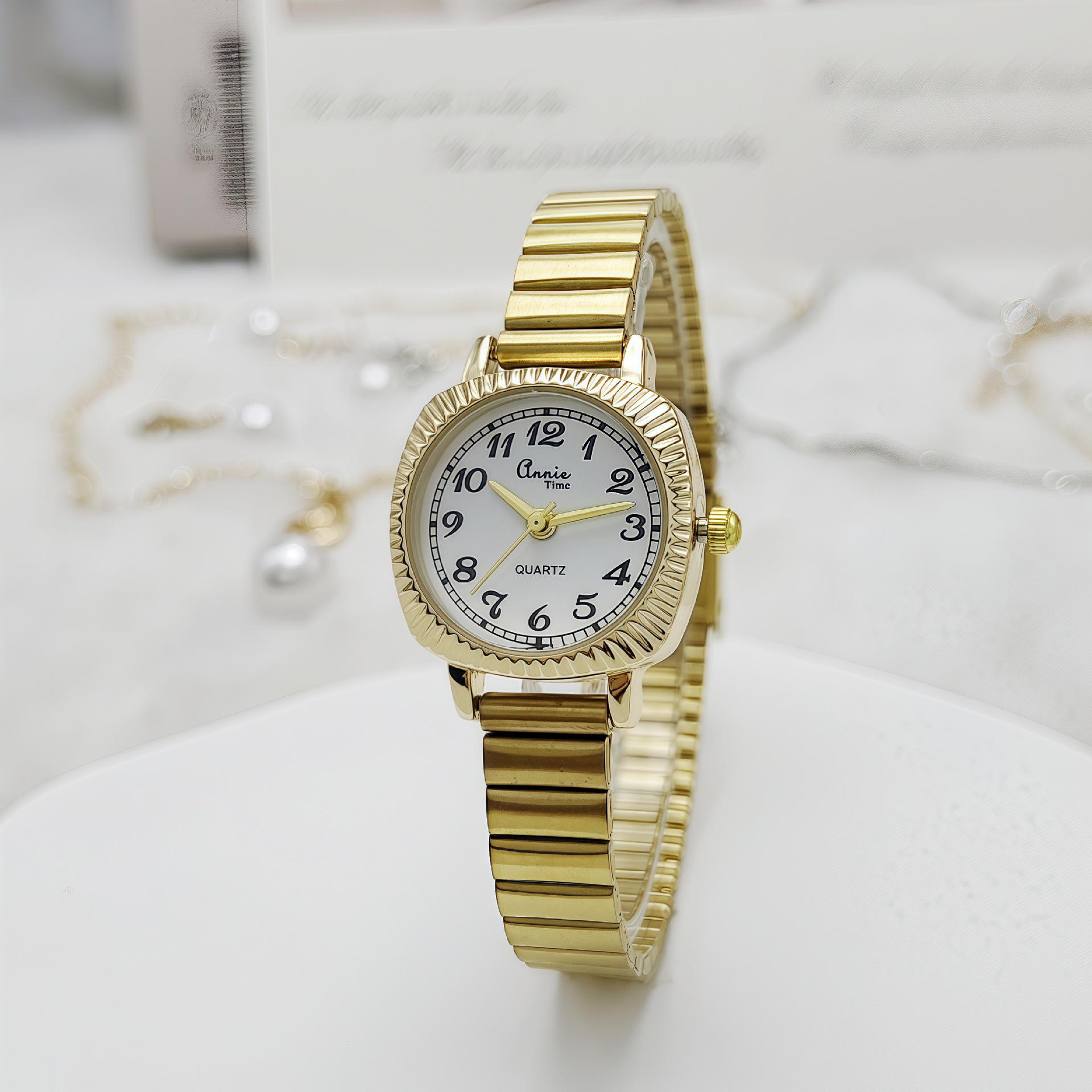 

Gold Vintage Ladies Wristwatch with Bamboo-Style Steel Band - Premium Niche Design for Students