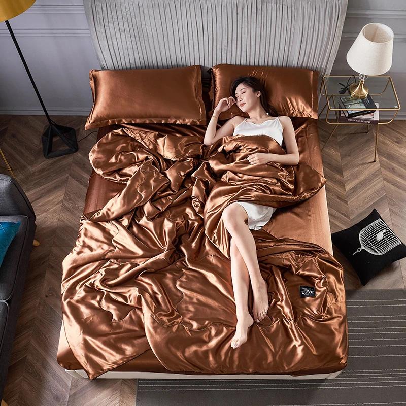 Luxury Emulation Silky Quilted Quilt Queen High End Spring Summer Satin Quilts Mechanical Wash Soft Comfortable Thin Comforter