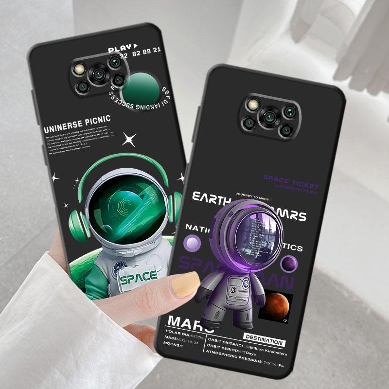 Cute Astronaut Phone Case for Xiaomi Poco F4 C40 X4 F3 GT M4 5G M3 F1 X3 NFC X3 Pro M3 Pro X3 GT X4 NFC F3 GT TPU Soft Black