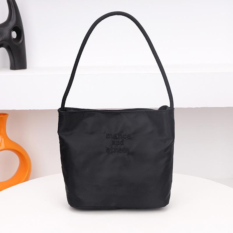 Korean Women's Fashionable Mini Heart Underarm Handbag - Versatile Shoulder Bag and Gift Option