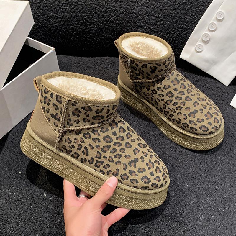 

Внешняя торговля большой размер толстая подошва нескользящий бархат утолщенные теплые ноги модная одежда короткие зимние ботинки женские в наличии 41