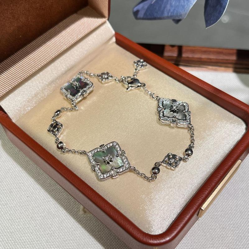 Italian Cloth Qi Lati Natural White Fritillary Four-Leaf Clover Bracelet Women'S Fashion Retro Rhombus Chalcedony Jewelry