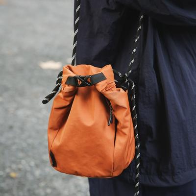 Eimer-Tasche, Kleine städtische Tasche für Damen, Handytasche mit Kordelzug, Einzelne Schulter-Umhängetasche