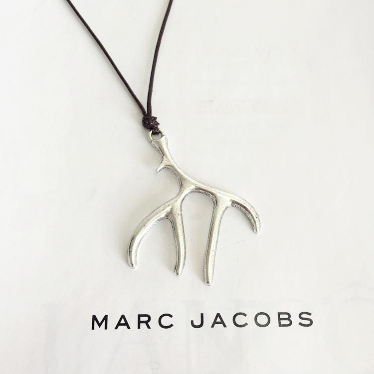 Retro Small Fresh Mori Minimalist Necklace, Ethnic Style Antler Pendant, Couple Versatile Long Sweater Chain Accessories