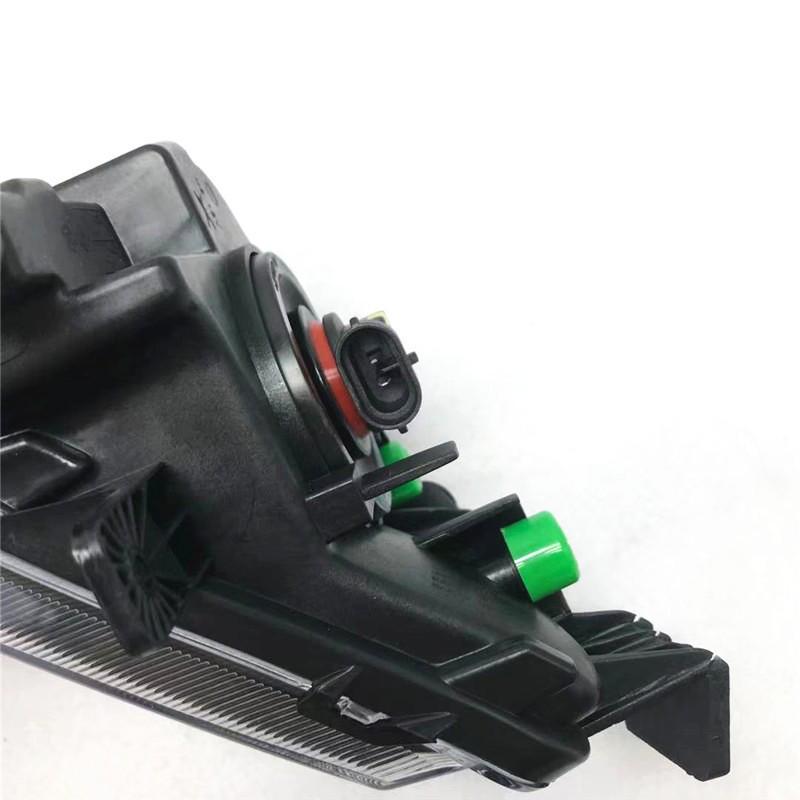 Compatible with 2015-2016 Volkswagen New Sagitar: Front Fog Light Assembly and Anti-Fog Bumper Light.