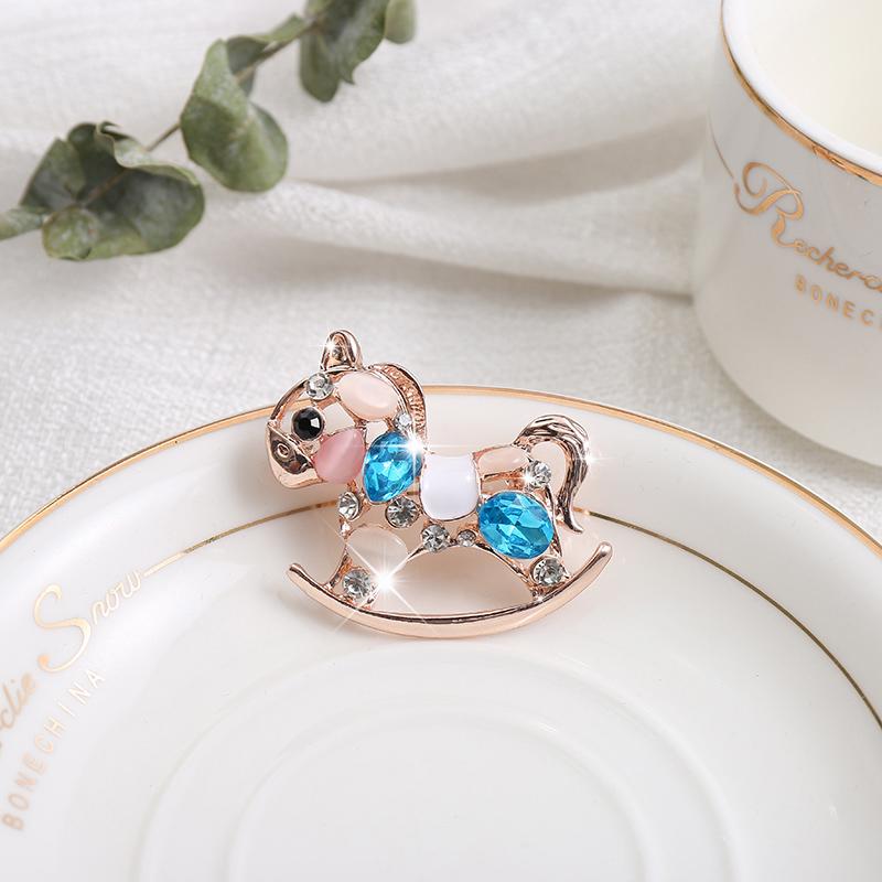 SKEDS Small Size Women Girls Cute Butterfly Owl Crystal Jewelry Brooch Retro Casual Sweater Dress Brooches Animal Badges Corsage