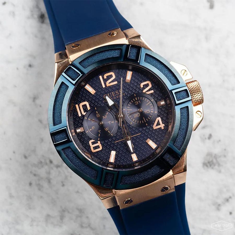 Guess Herren-Quarzuhr mit blauem Silikonarmband - W0247G3