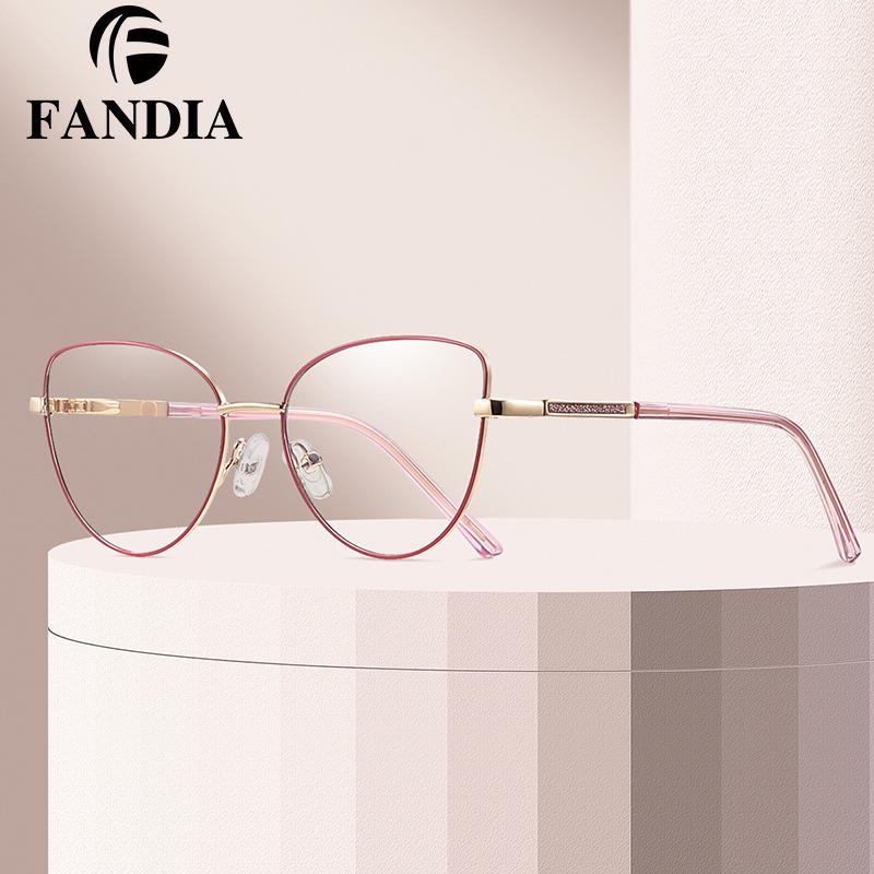 Children’s Cat-Eye Anti-Blue Light Glasses with Metal Temples - Lightweight & Comfortable Myopia Frame