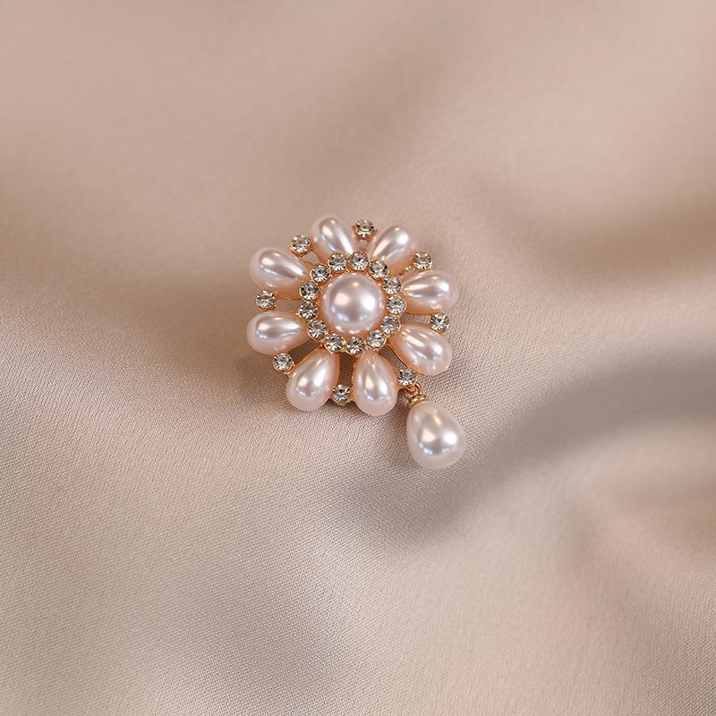 Exquisite High-End Schmetterlingsbrosche für Damenmode - Elegante Corsagen-Nadel & Kleidungsaccessoire