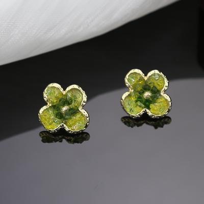 Boucles d'oreilles à tige en cristal camélia vert, légères, luxueuses, tendance, design haut de gamme, tempérament de niche, polyvalentes