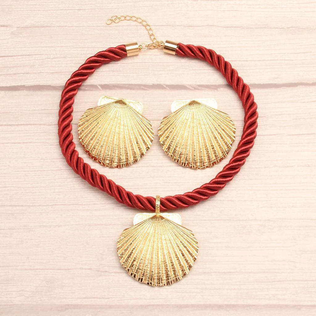 Elegant Shell Pendant Earrings and Necklace Set Fashionable Accessories Handmade Women Girls Jewelry for Daily Wear