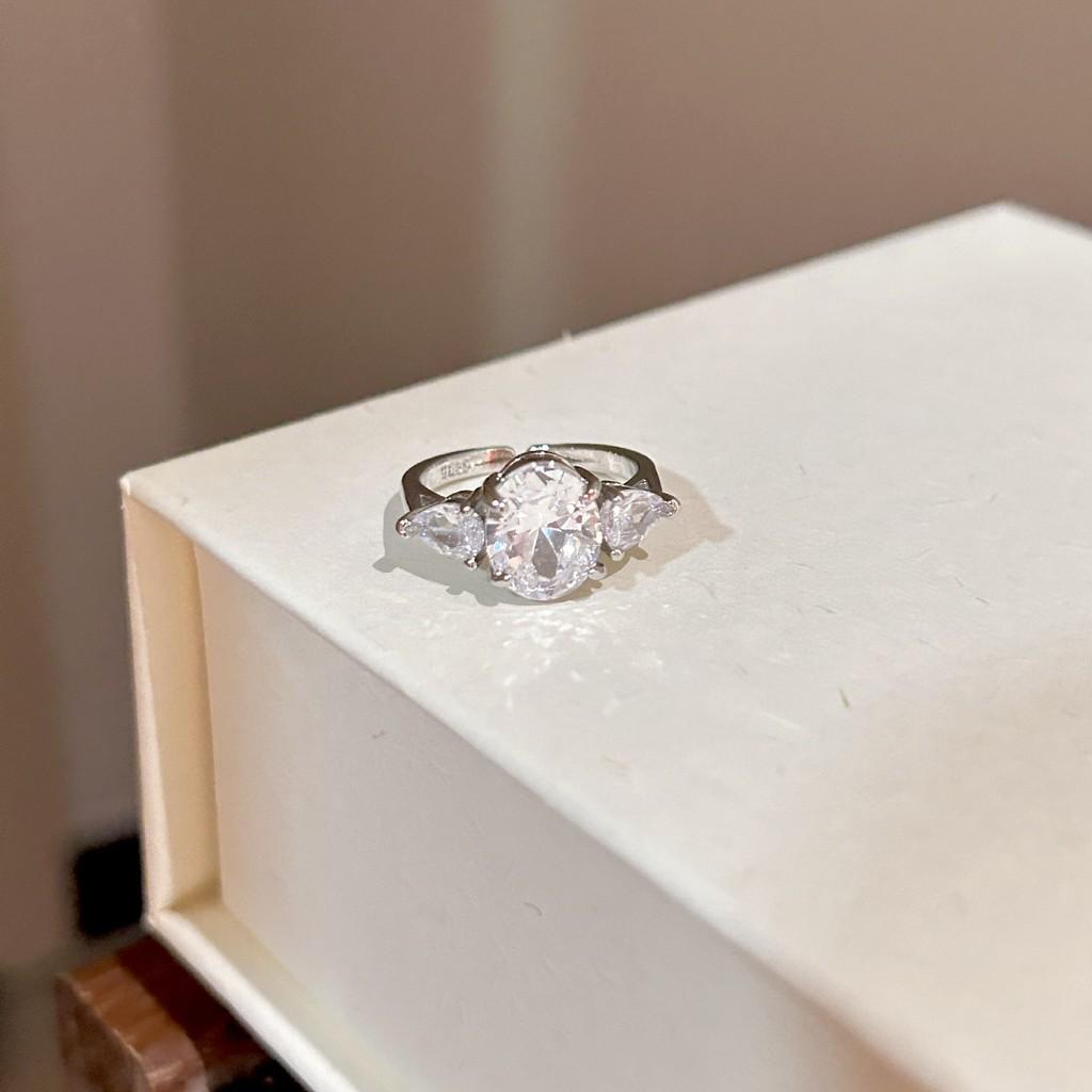 S925 Stylish Silver Ring With Colorful Gemstone Accents And Eyecatching Shape Geometric