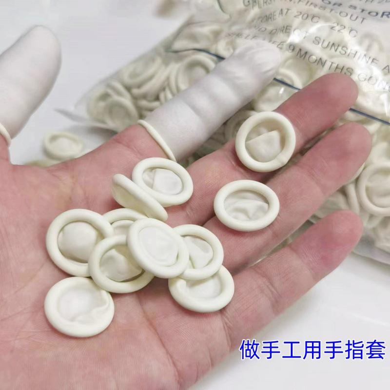 Перчатки с открытыми кончиками пальцев