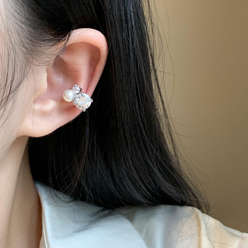 1Pc Sweet Cool Star Zircon Ear Clip for Women Men Punk Gothic Light Luxury No Ear Piercings Drop Earrings Jewelry Accessories