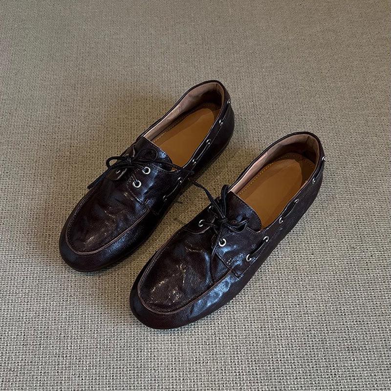 Spot Retro Damen Schnür-Leder-Slipper: Britischer Stil, runde Zehenpartie, flacher Absatz für vielseitige Herbst-/Frühlingskleidung.