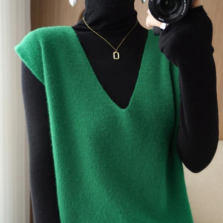 Knitted Vest Women's Shoulder V-neck Pullover Sleeveless Sweater Korean Loose Casual Outerwear Top for Spring and Autumn