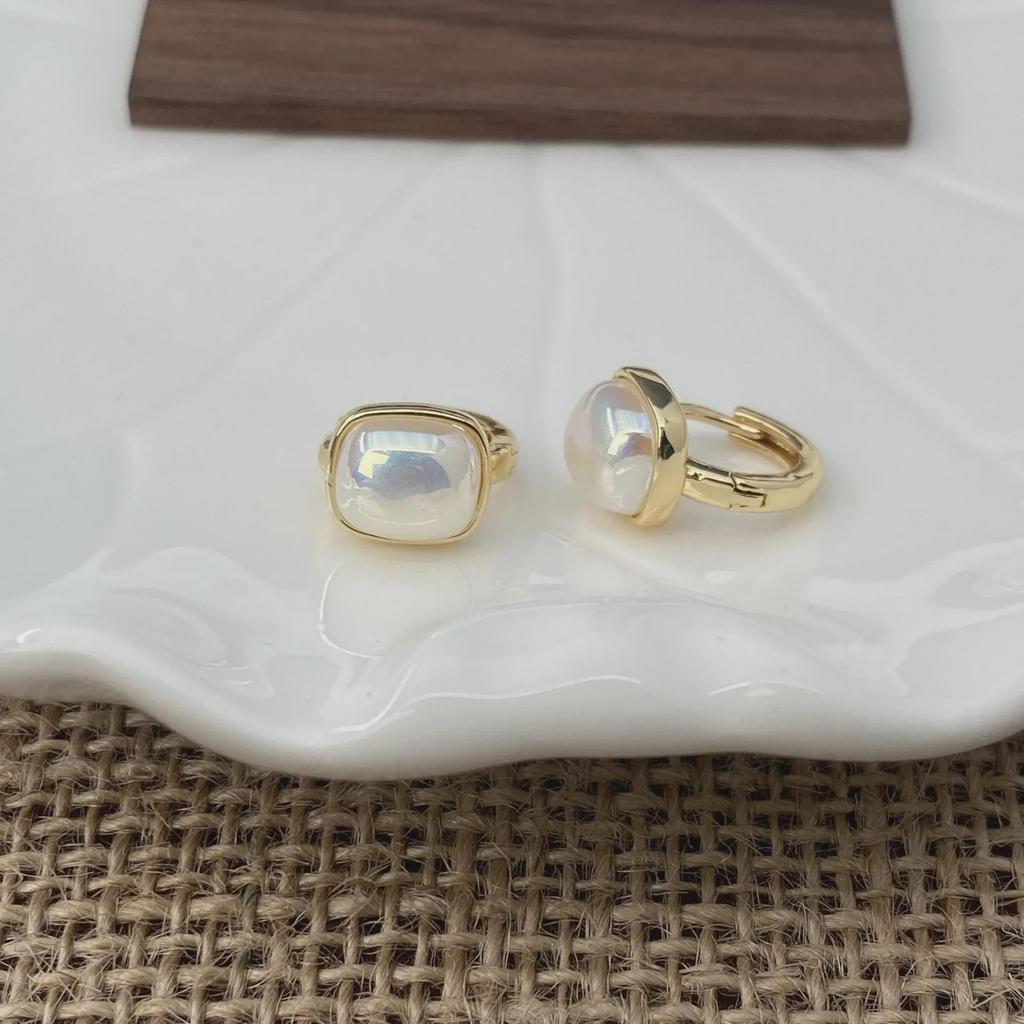 Elegant Pearl Earrings: S925 Silver, Light Luxury, Versatile