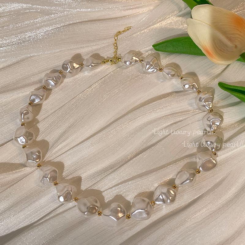 French Retro Pearl Necklace Female Niche Design High Sense Irregular Collarbone Chain Temperament Neck Chain Accessories