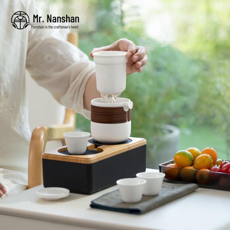 Nanshan Xiansheng Wanxiang Ceramic Car Tea Set