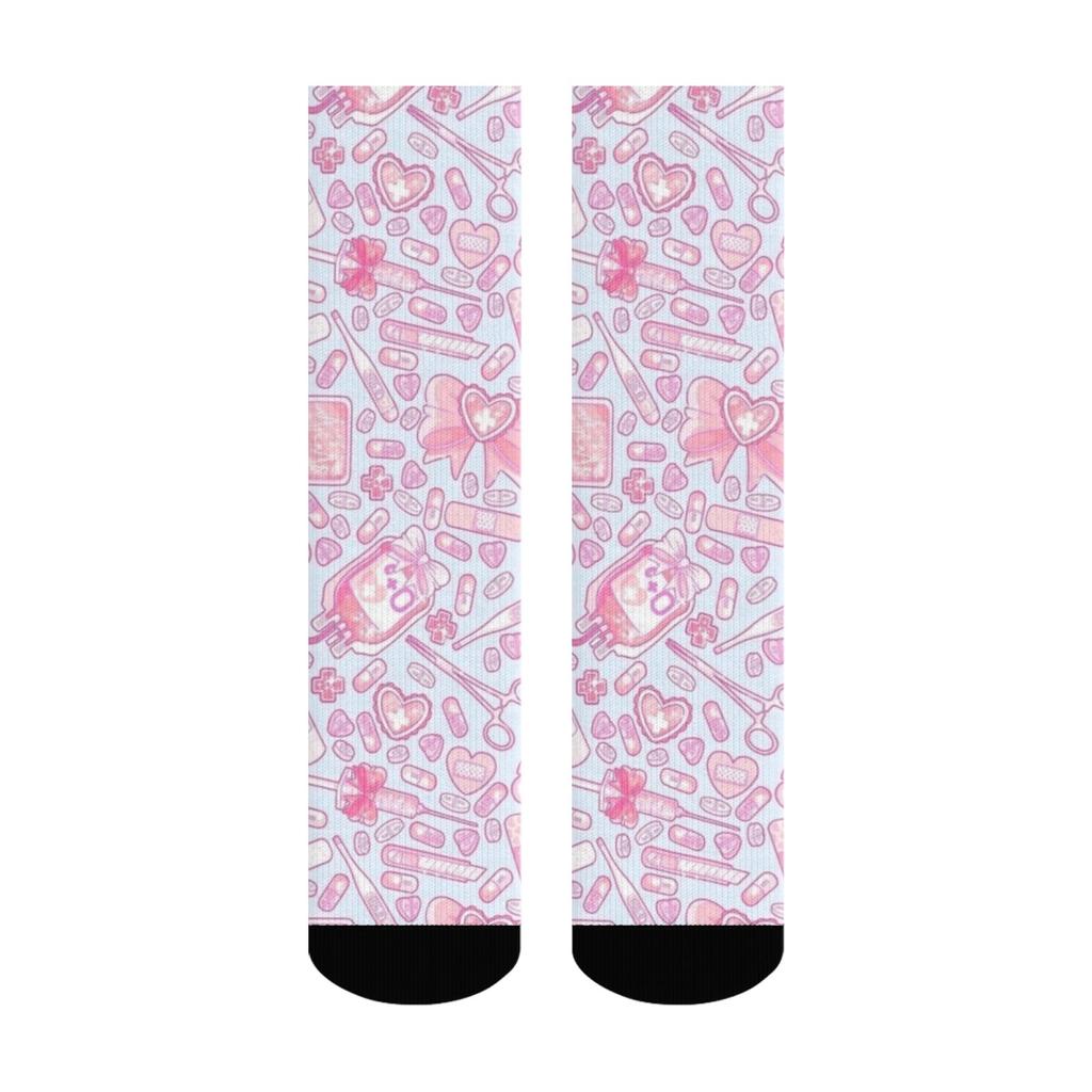 Entzückende medizinisch inspirierte skurrile Crew-Socken, lustige und verspielte Neuheit für trendige Erwachsene, lebendige und niedliche Musterdrucke